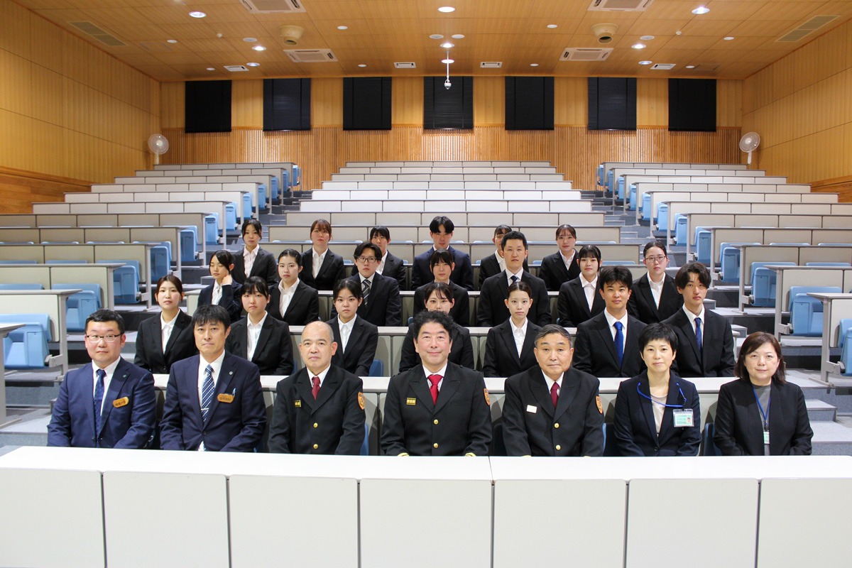 04_1年生の学生消防団入団式